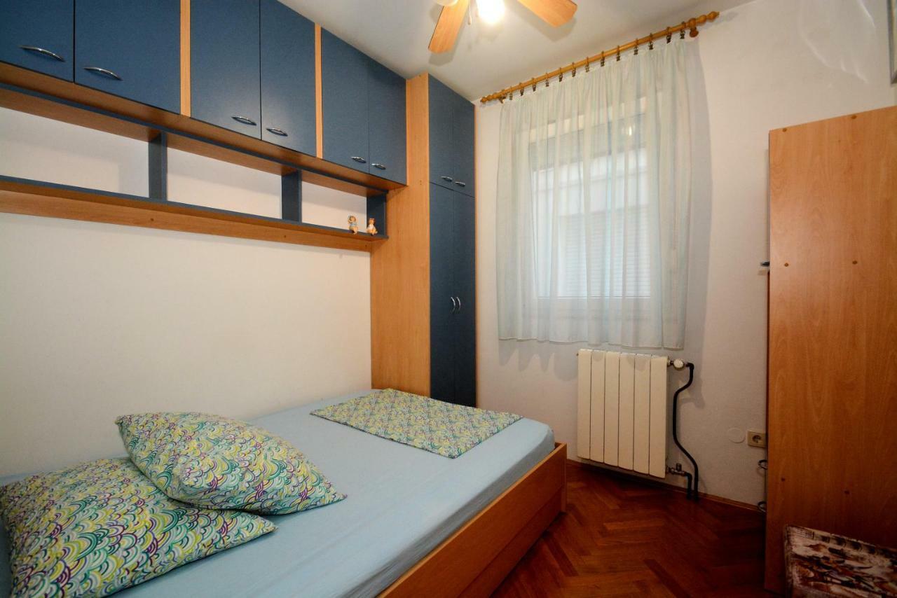 אומיס Apartman Vanja מראה חיצוני תמונה