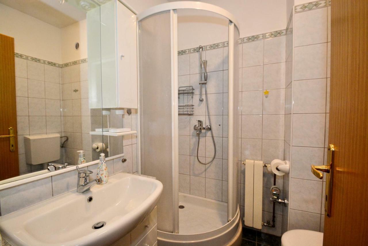 אומיס Apartman Vanja מראה חיצוני תמונה