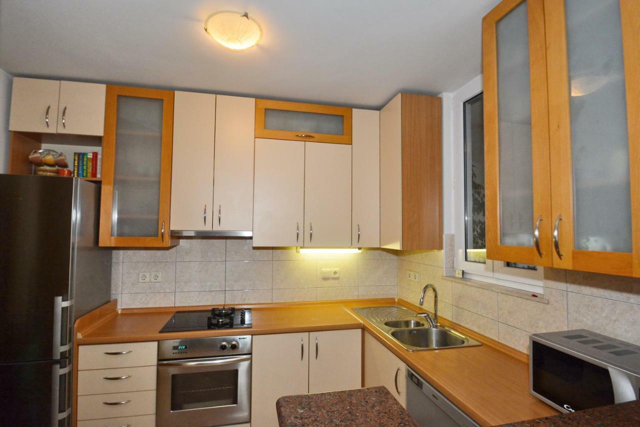 אומיס Apartman Vanja מראה חיצוני תמונה