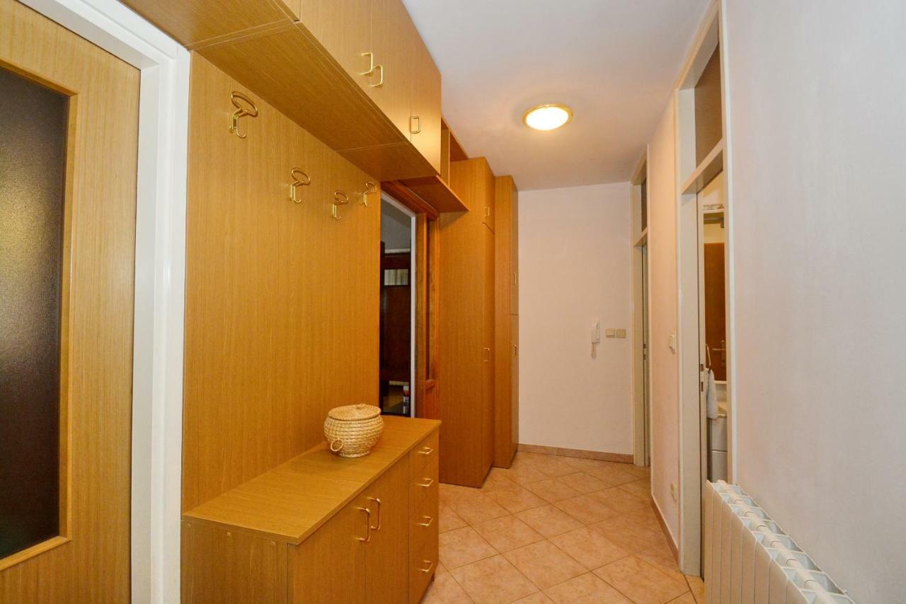אומיס Apartman Vanja מראה חיצוני תמונה